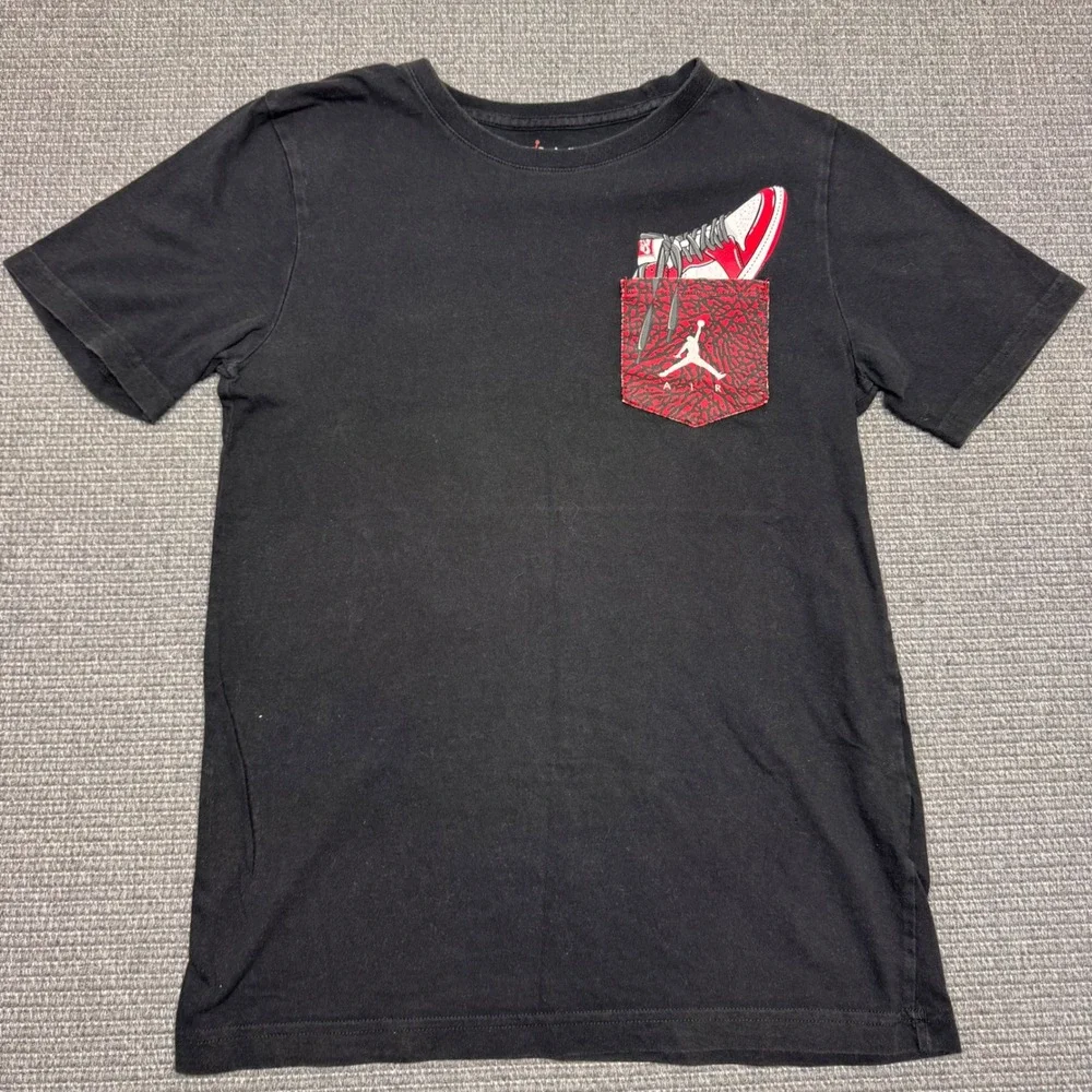 Jordan Boys Black Graphic Pocket T-Shirt Air Jordan 1 Sneaker Large 12-13Y
